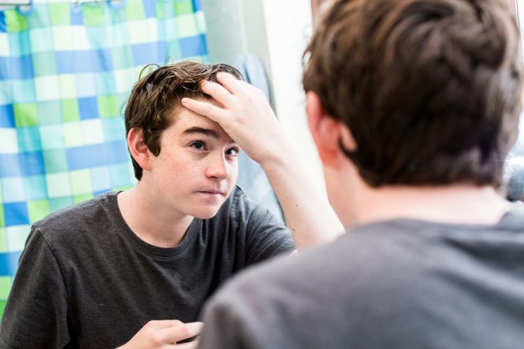 Atelier : il est mal dans sa peau, quoi faire ?